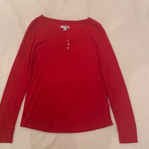 women’s, red long sleeve w/ buttons